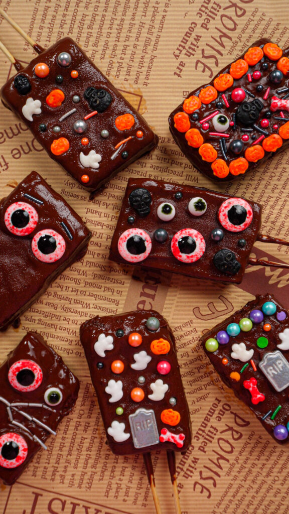 Halloween brownie pops